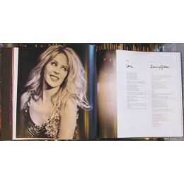 Kylie Minogue - Golden (Super Deluxe Edition)(LP + CD + book + dowload card)